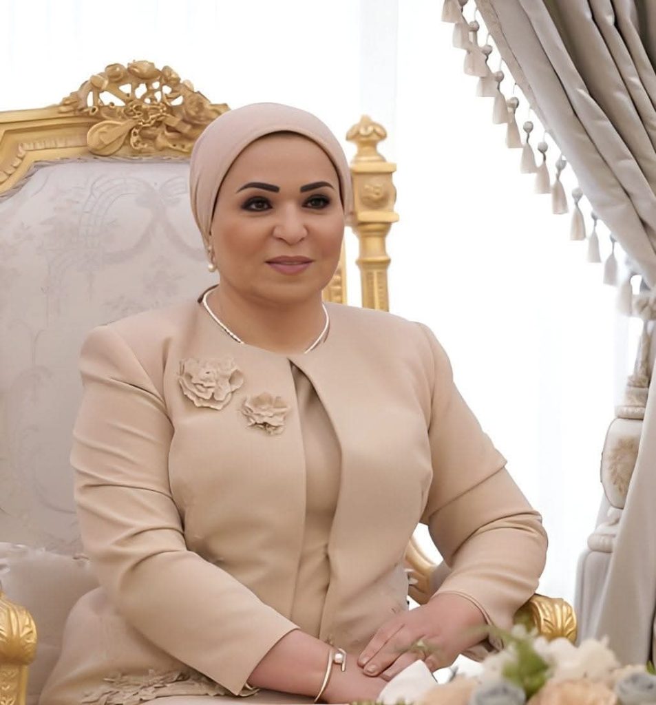 السيدة انتصار السيسي تهنئ عمال مصر :" نُثمّن دورهم في مسيرة التنمية" أخبار المرأة