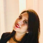 ريناد غانم تكتب: حقيقية أم مزيفة! "كيف تحمي أولادك من مقاطع الذكاء الاصطناعي المنتشرة" النساء في الفن