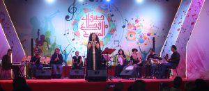 صوت فاطمة عادل يطرب جمهور مسرح الهناجر جمال وموضة