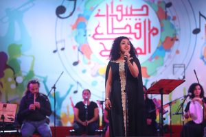 صوت فاطمة عادل يطرب جمهور مسرح الهناجر جمال وموضة