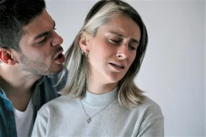 احذري الرجل التوكسيك قبل الزواج.. 9 صفات تكشفه 2 الرجل التوكسيك