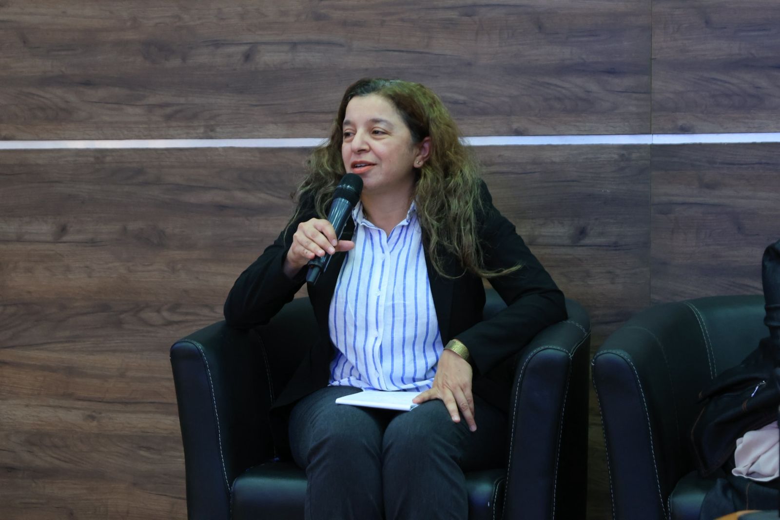 المرأة الريفية والعنف االإلكتروني