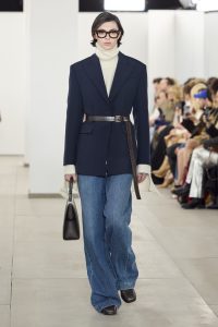 موضة شتاء 2025_2026 ترفع شعار الدفء والعصربة 2 موضة شتاء 2025_2026 ترفع شعار الدفء والعصربة جمال وموضة